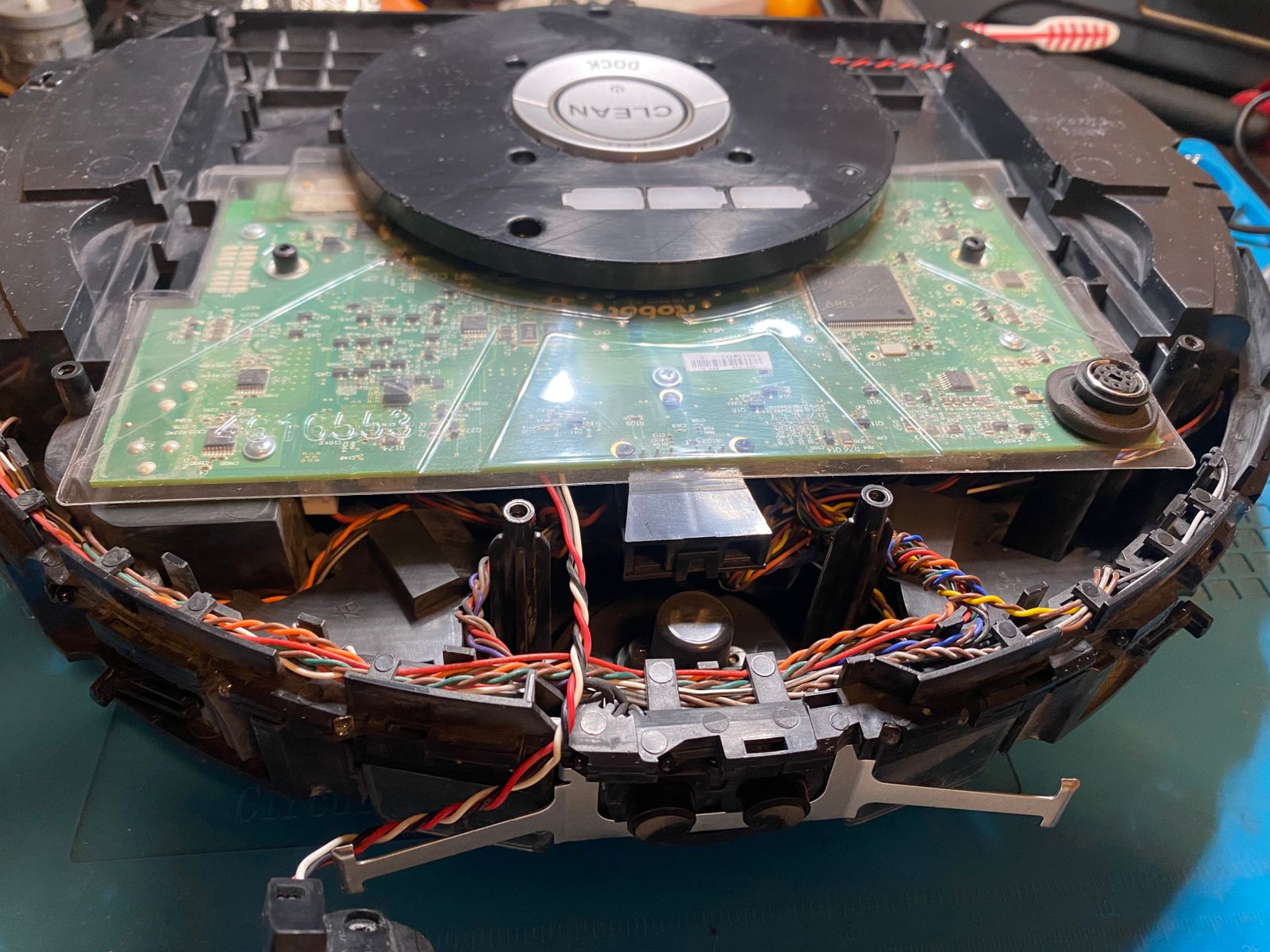 Roomba — inspección completa de módulos internos