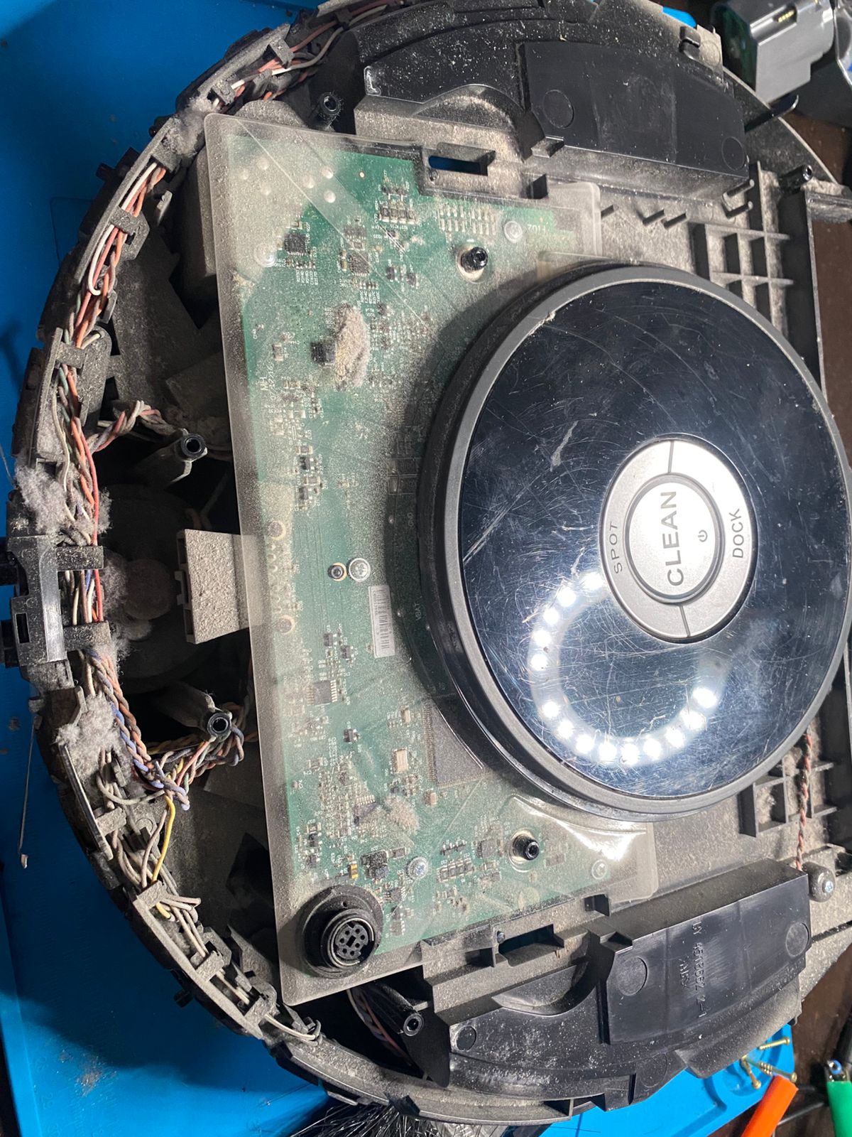 Roomba — inspección de placa superior